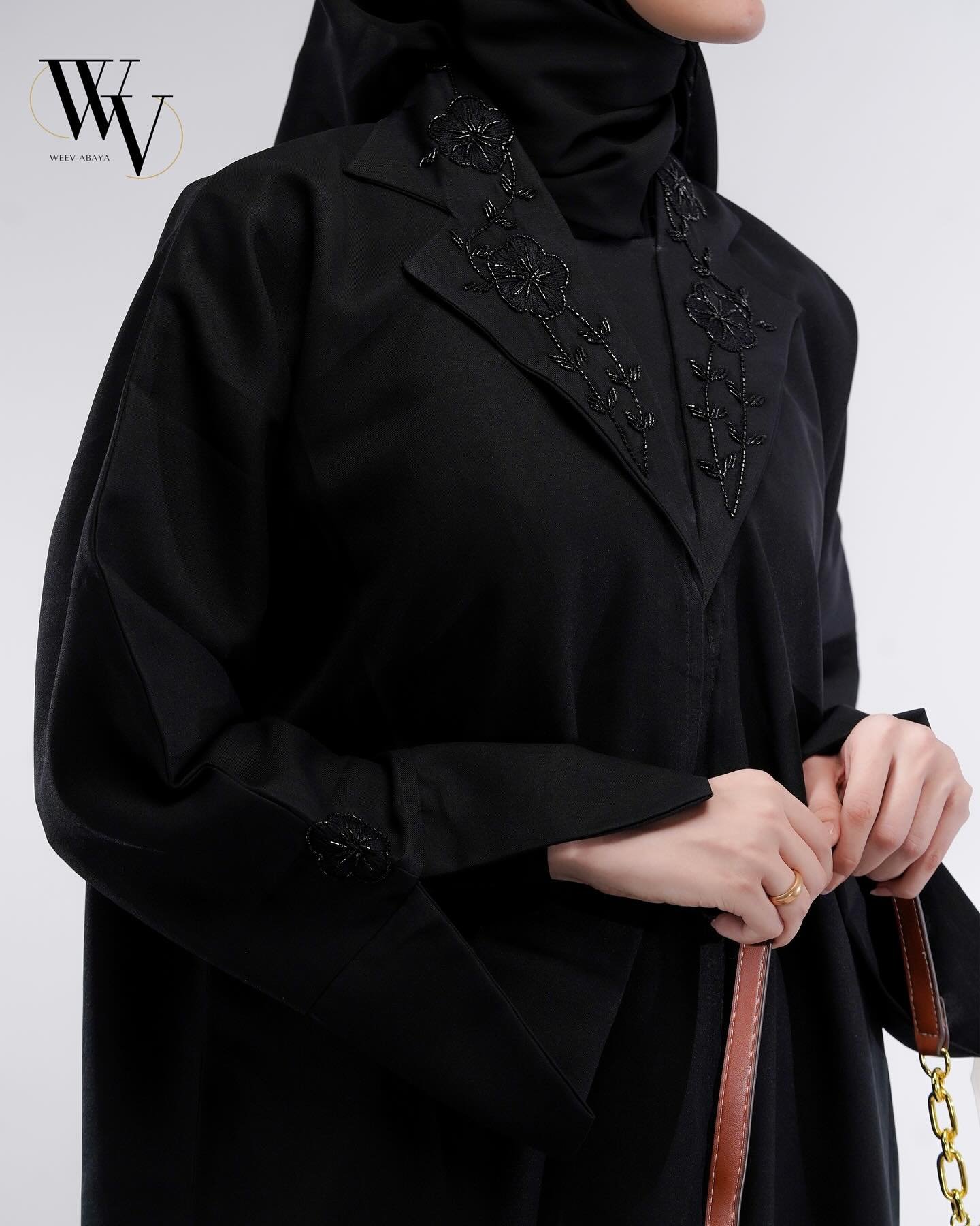 عباية رسمية بقماش لامـار