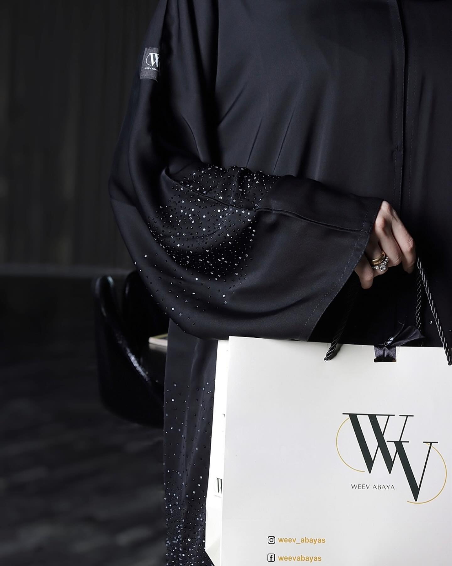 عبايه بقماش الندى